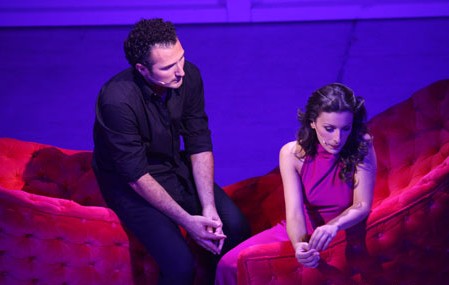 Mara Barros y Carlos Vargas en un momento del musical